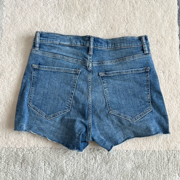 Banana Republic high rise 3” denim shorts sz 27 - Picture 2 of 4